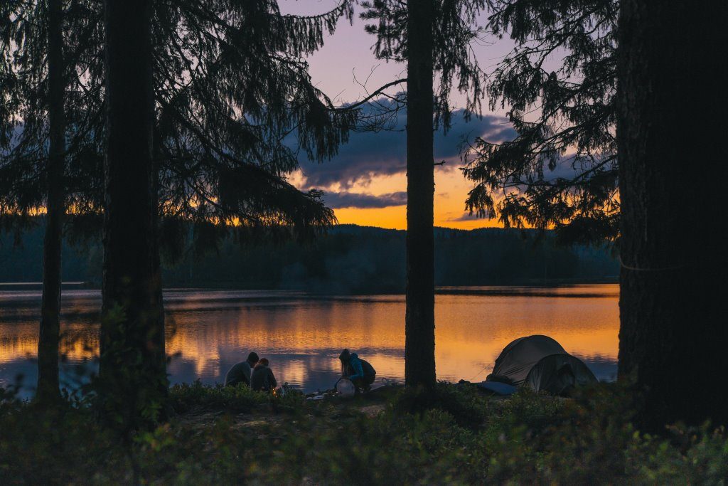 Camping nach langer Kanutour durch Schweden
