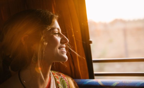 Frau Zug Verkehrsmittel