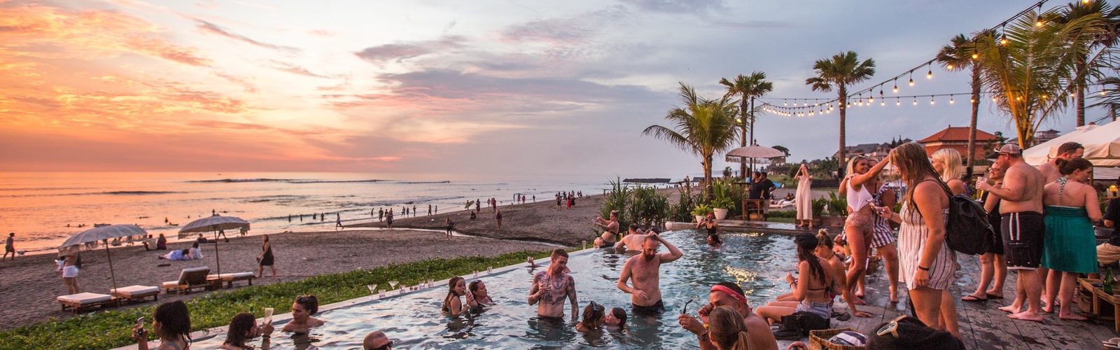 Pubcrawl Strand Pool